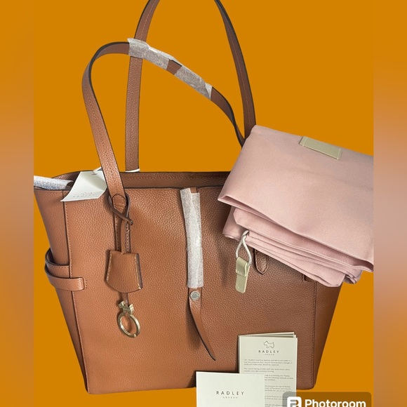 RADLEY LONDON Handbags - Radley London NWT Leather Shoulder Bag & Dust Bag Lg Abington Road Tan